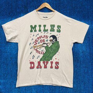 Miles Davis Venus de Milo Jazz Trumpet Icon Oversized Tee M